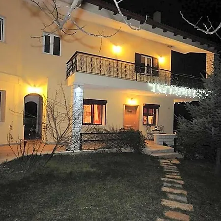 Margit Hotel Karpenisi