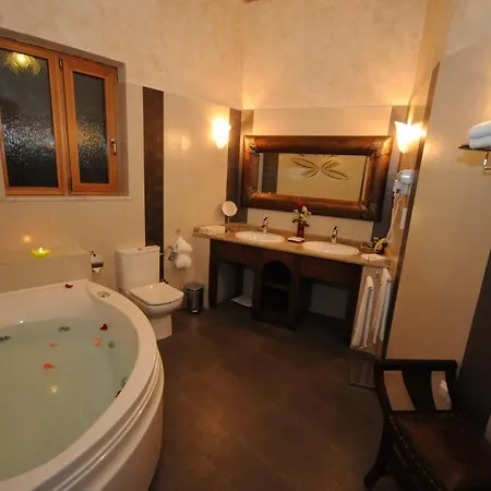 Hotel Margit Karpenísion